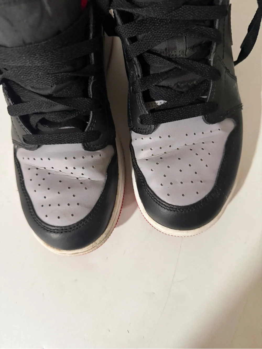 Nike mid top